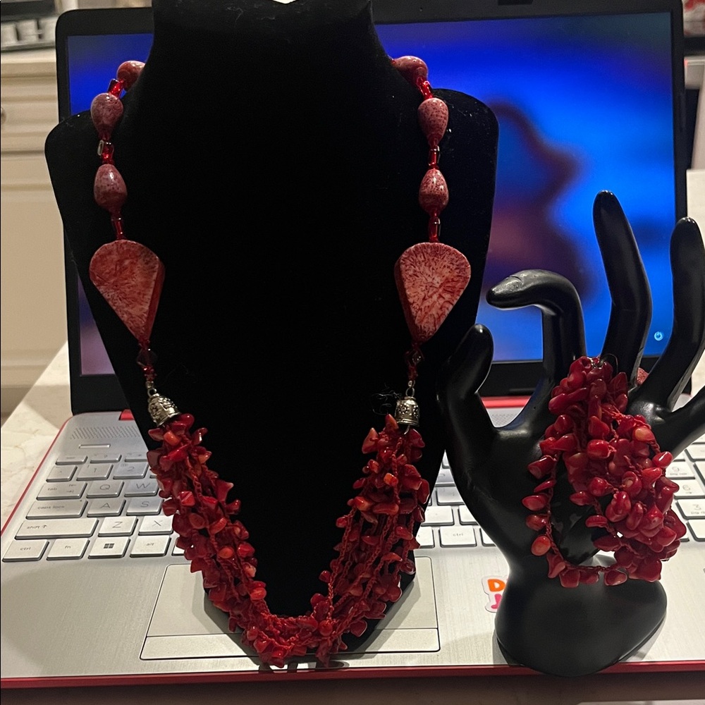 Elegant Red Beaded Necklace and Bracelet Set